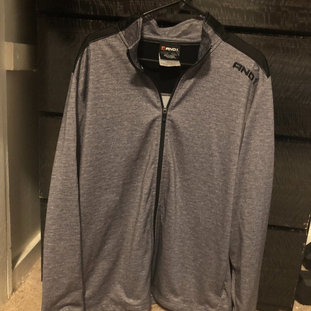 Men's AND1 Long-Sleeved Jacket Size L